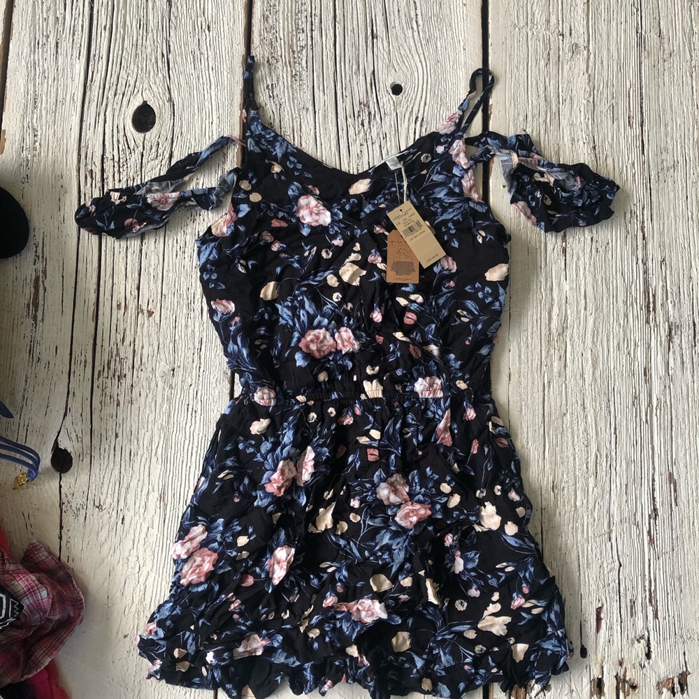 America eagle cold shoulder romper NWT sz s long